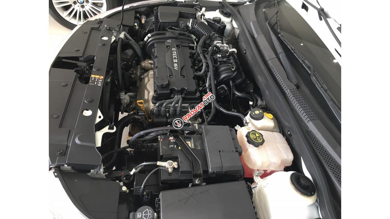 Chevrolet Cruze 1.6 MT 2017 màu trắng, trả trước chỉ từ 127 triệu-14