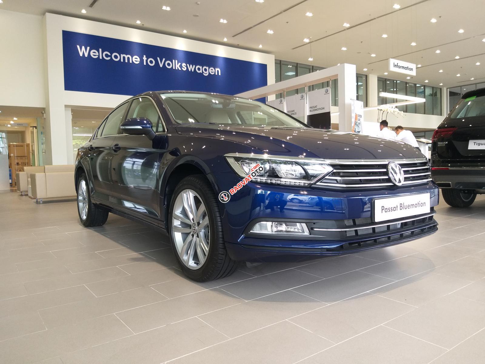 Bán Volkswagen Passat 2018, màu xanh lam, nhập khẩu nguyên chiếc từ Đức-5