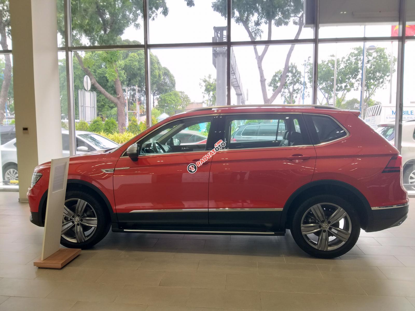 Cần bán xe Volkswagen Tiguan 2018, màu cam, nhập khẩu nguyên chiếc-0