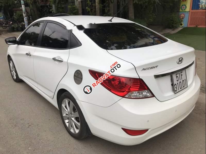 Bán xe Hyundai Accent 2014, máy 1.4 MT, số sàn, xe gia đình ít đi nên còn rất mới-0