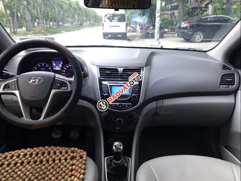 Bán xe Hyundai Accent 2014, máy 1.4 MT, số sàn, xe gia đình ít đi nên còn rất mới-2