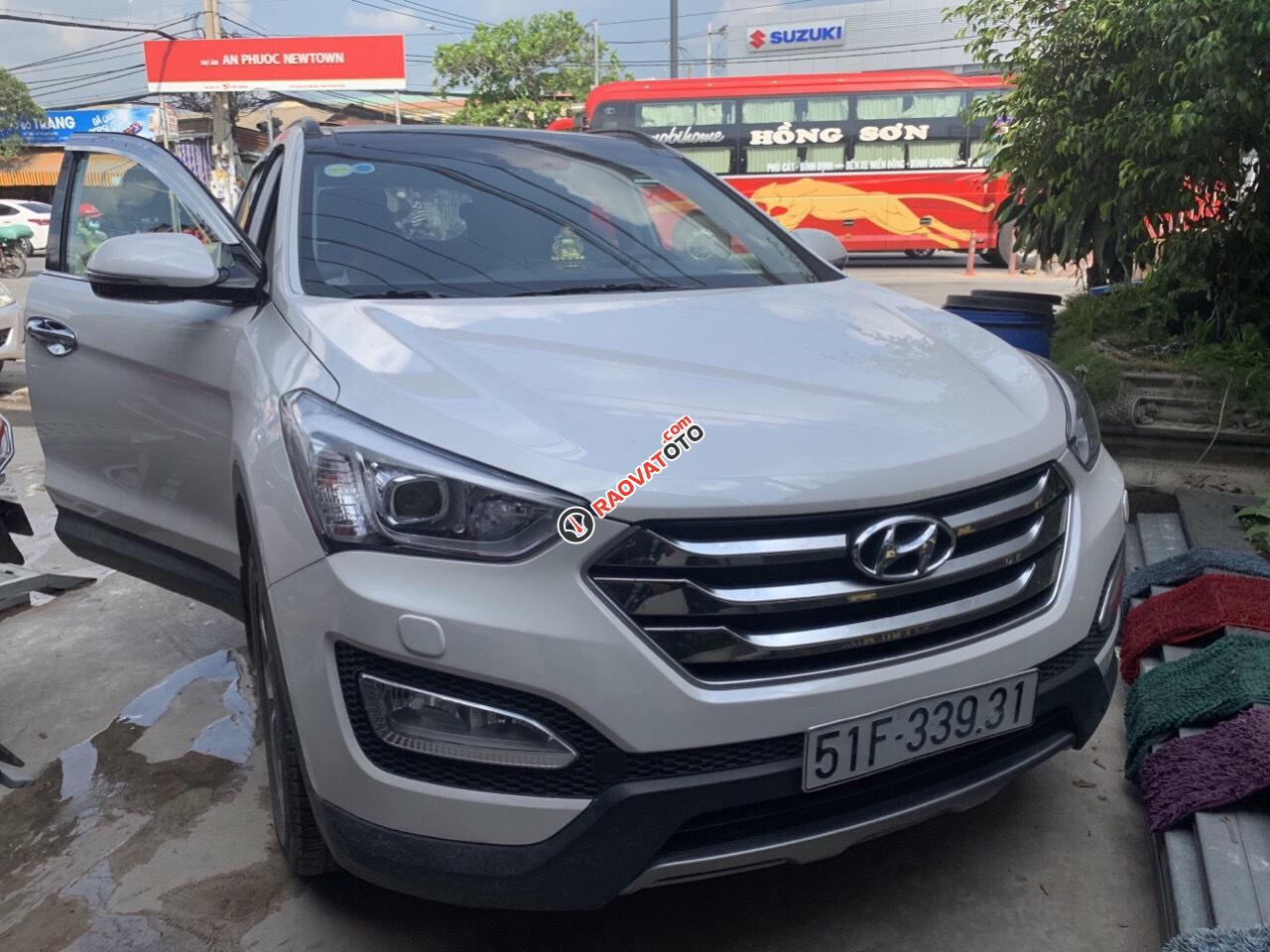Cần bán Hyundai Santa Fe 4WD đời 2015, xe gia đình một chủ từ đầu, sơn zin-0