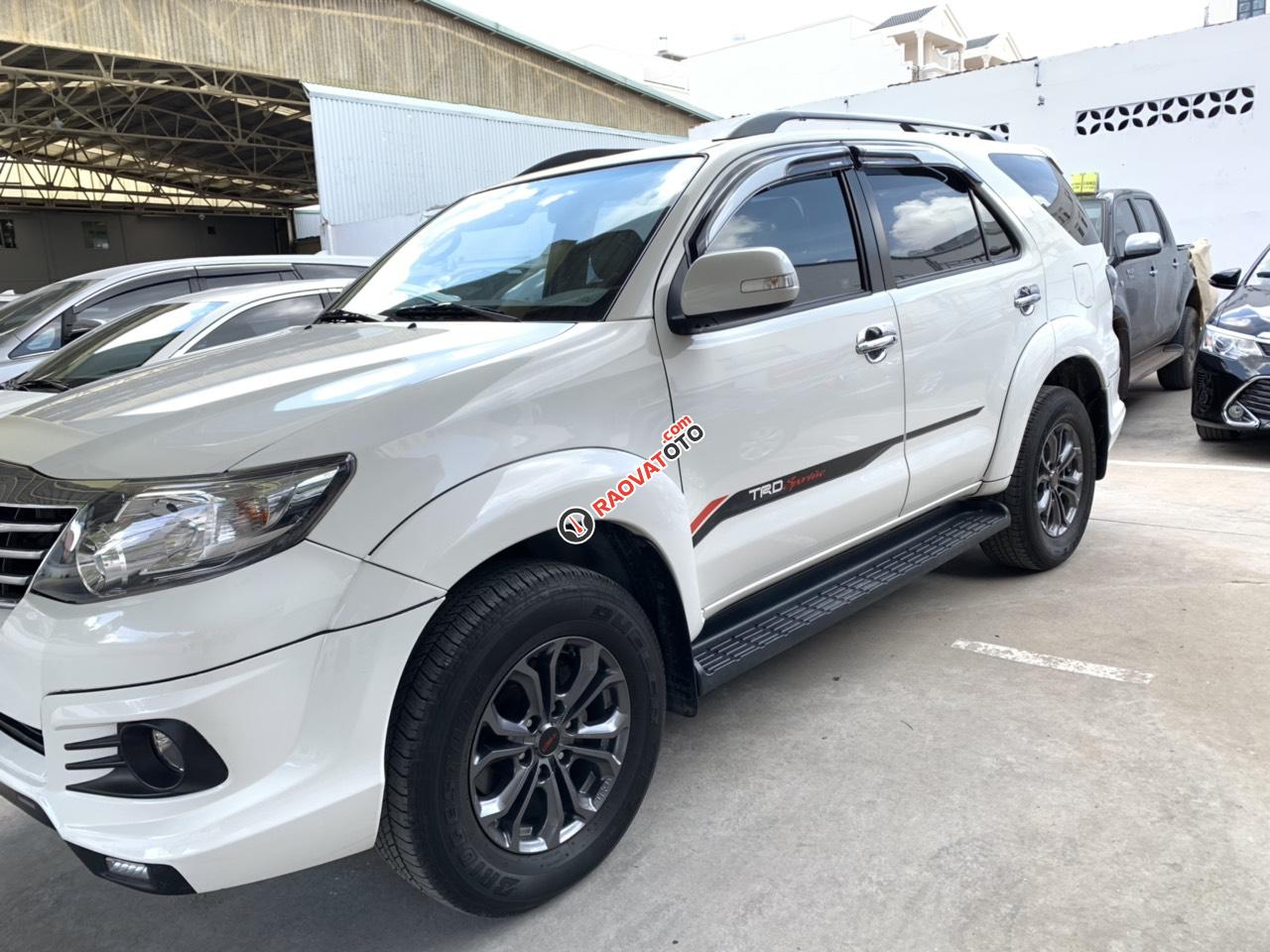 Bán Fortuner TRD máy xăng tự động, 2016, LH nhận KM 50tr-1