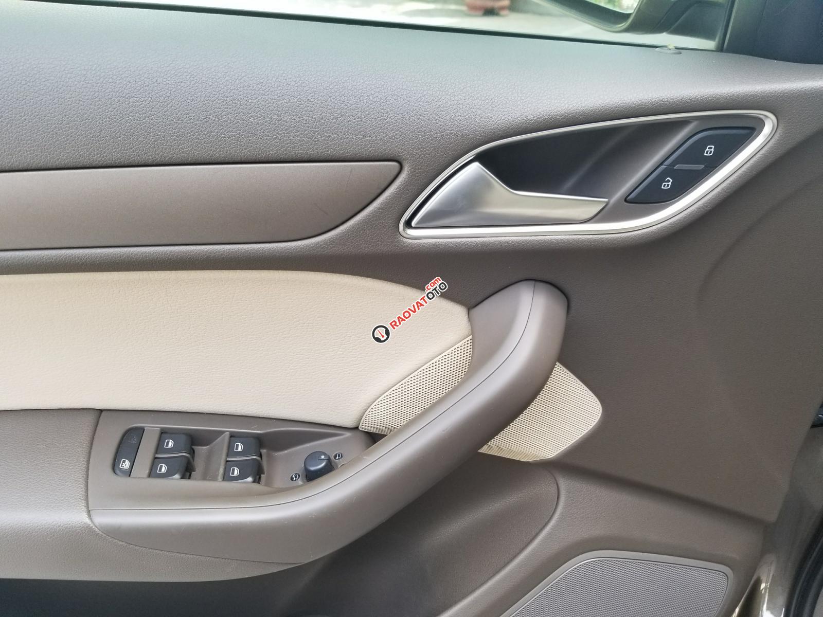 Cần bán Audi Q3 sx 2014, đăng ký lần đầu 2015 màu nâu-2