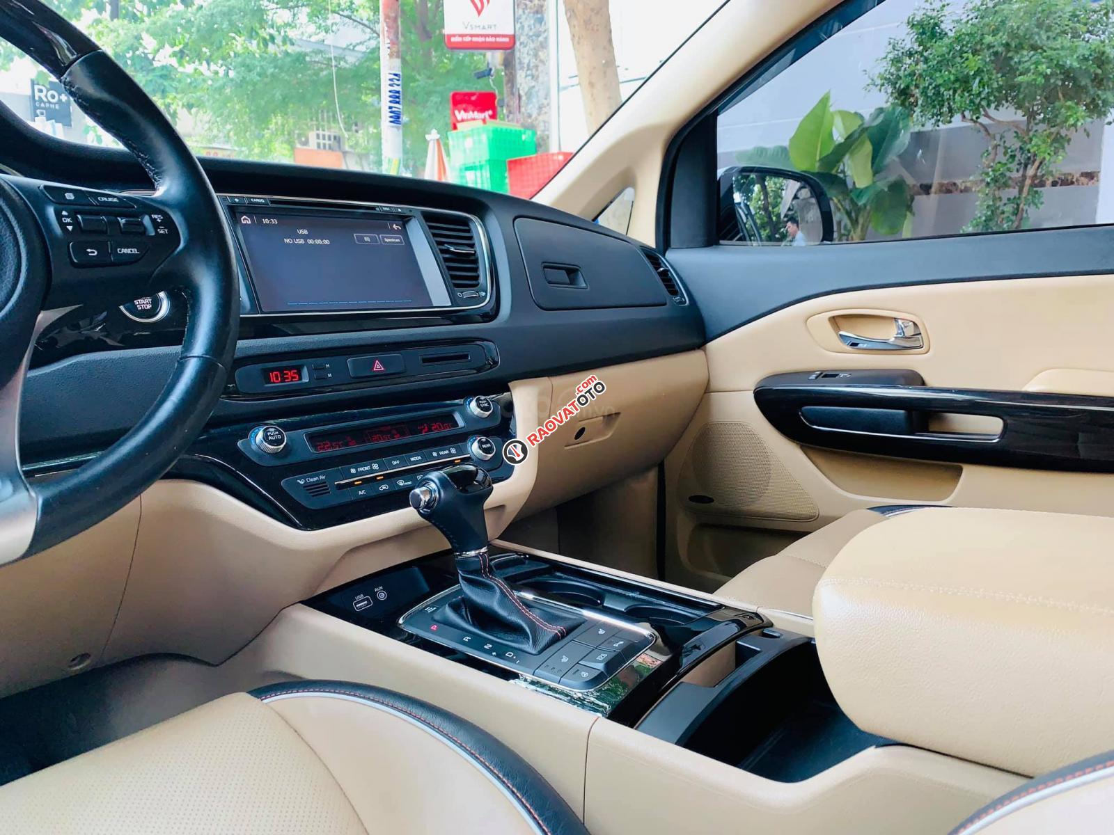 Bán xe Kia Sedona 3.3 GATH 2016, màu trắng, xe gia đình đi ít, giữ gìn, xe như mới-1