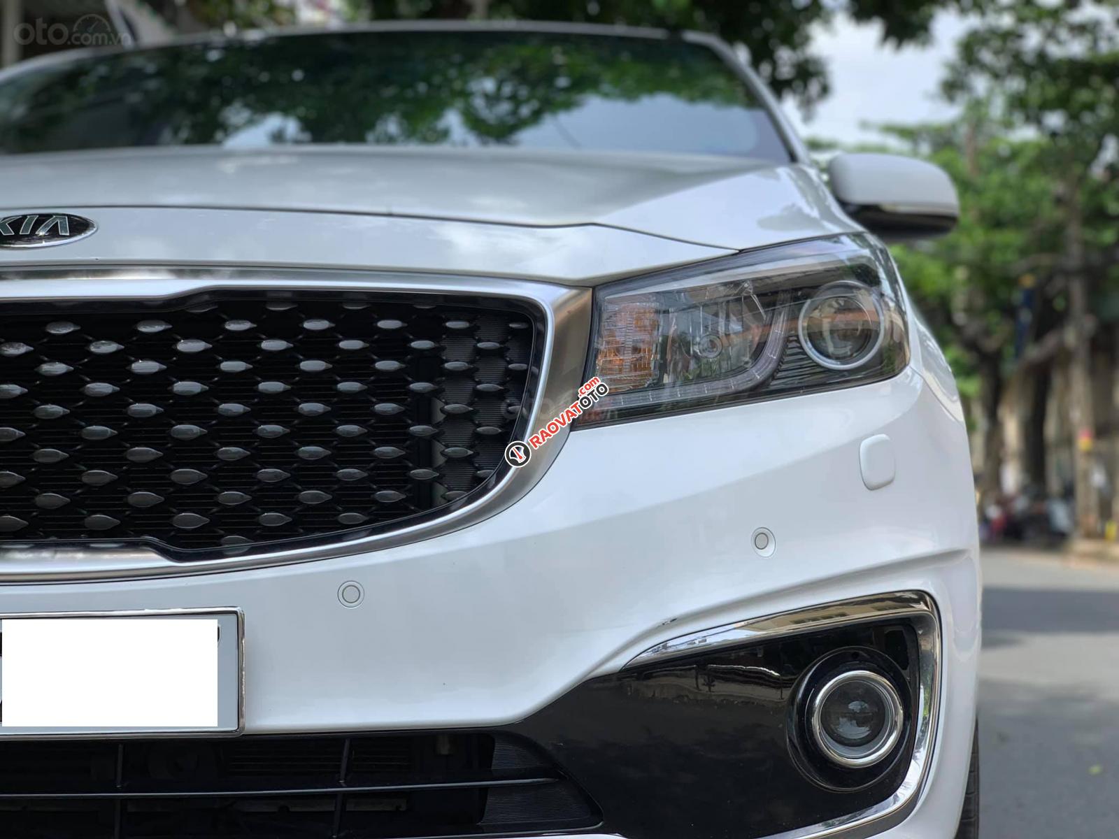Bán xe Kia Sedona 3.3 GATH 2016, màu trắng, xe gia đình đi ít, giữ gìn, xe như mới-6