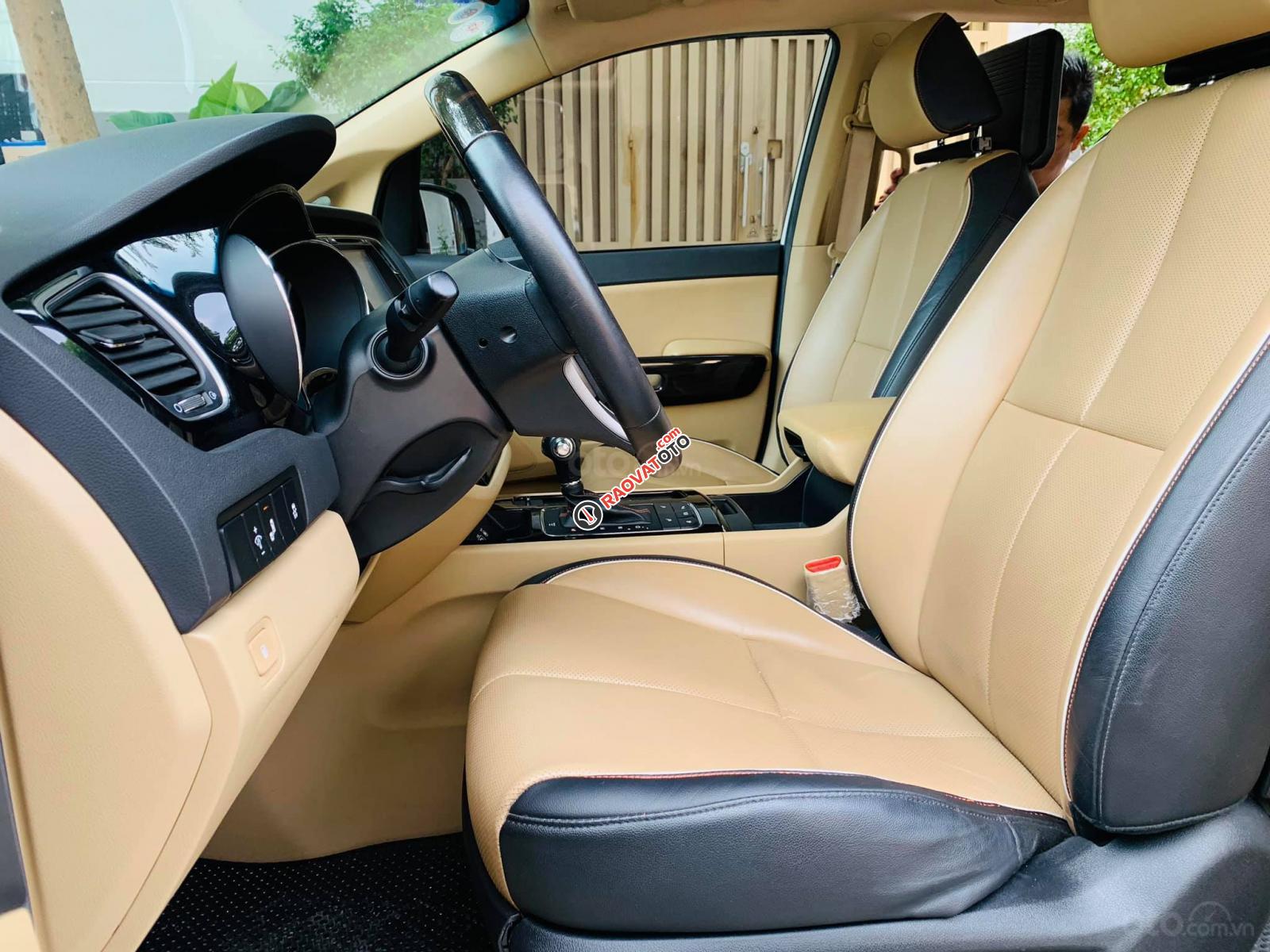 Bán xe Kia Sedona 3.3 GATH 2016, màu trắng, xe gia đình đi ít, giữ gìn, xe như mới-8