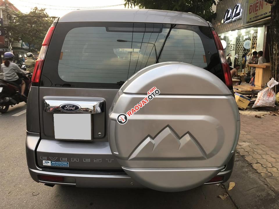Cần bán xe Ford Everest 2011 số sàn máy dầu, màu hồng phấn-5