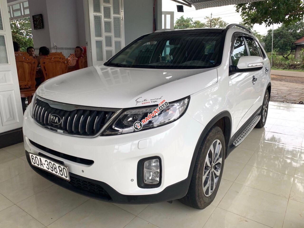 Cần bán Kia Sorento DATH sản xuất 2017, xe máy dầu, số tự động-5