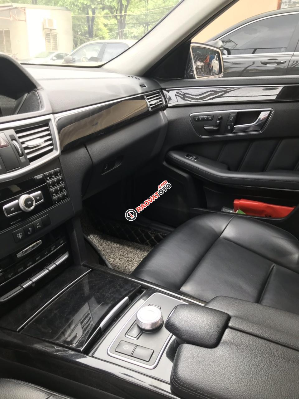 Bán Mercedes E250 sản xuất 2011, form 2012, xe chính chủ nội thất gần như mới nguyên-4