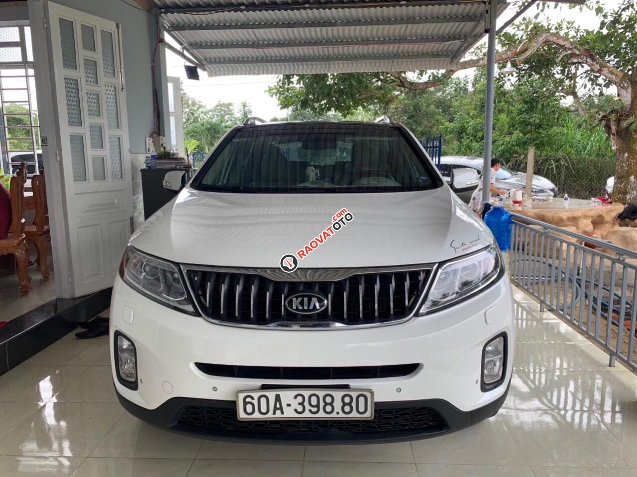 Cần bán Kia Sorento DATH sản xuất 2017, xe máy dầu, số tự động-0