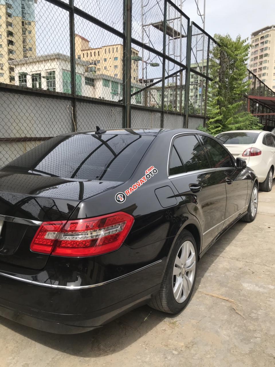 Bán Mercedes E250 sản xuất 2011, form 2012, xe chính chủ nội thất gần như mới nguyên-0