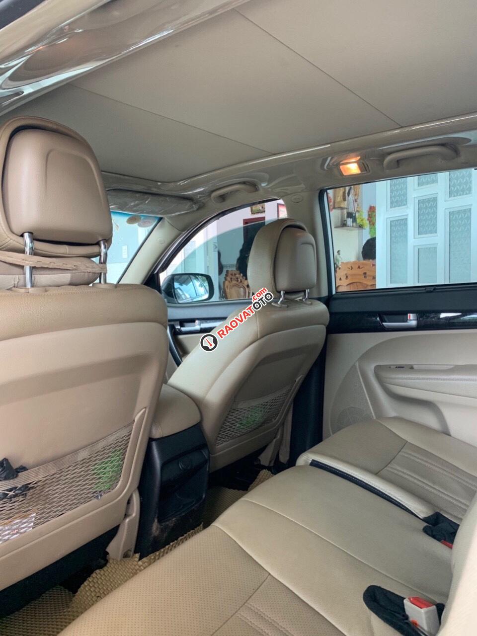 Cần bán Kia Sorento DATH sản xuất 2017, xe máy dầu, số tự động-4