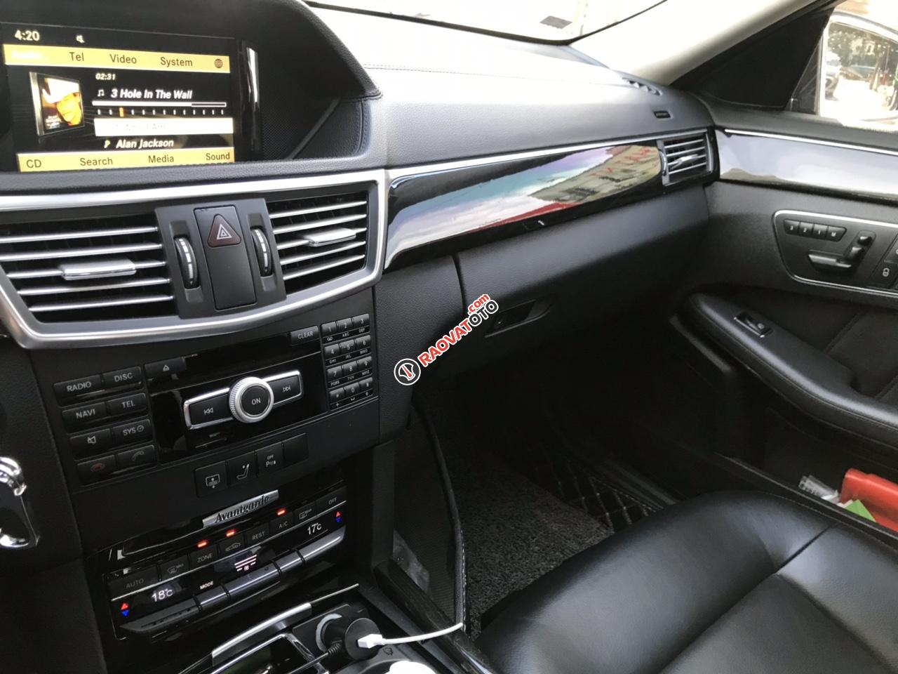 Bán Mercedes E250 sản xuất 2011, form 2012, xe chính chủ nội thất gần như mới nguyên-1