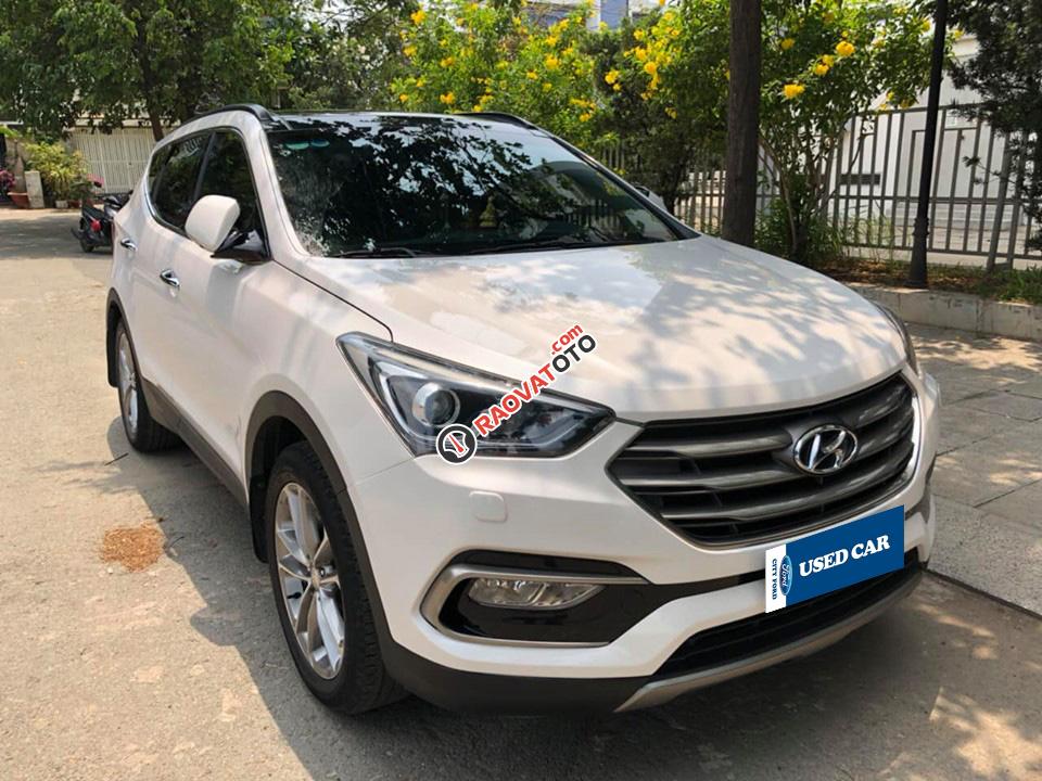 Cần bán xe Hyundai Santa Fe 2.4AT 4WD sản xuất năm 2017, màu trắng-0