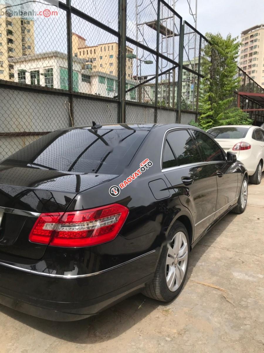 Bán Mercedes E250 sản xuất năm 2011, màu đen, xe như mới -0
