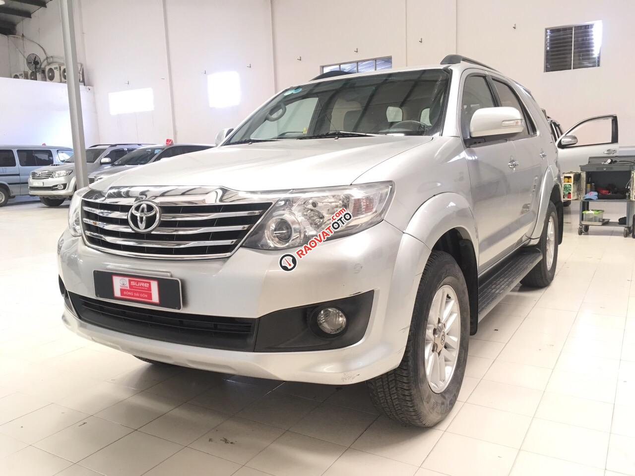 Bán xe Toyota Fortuner G năm 2012, màu bạc số sàn-3