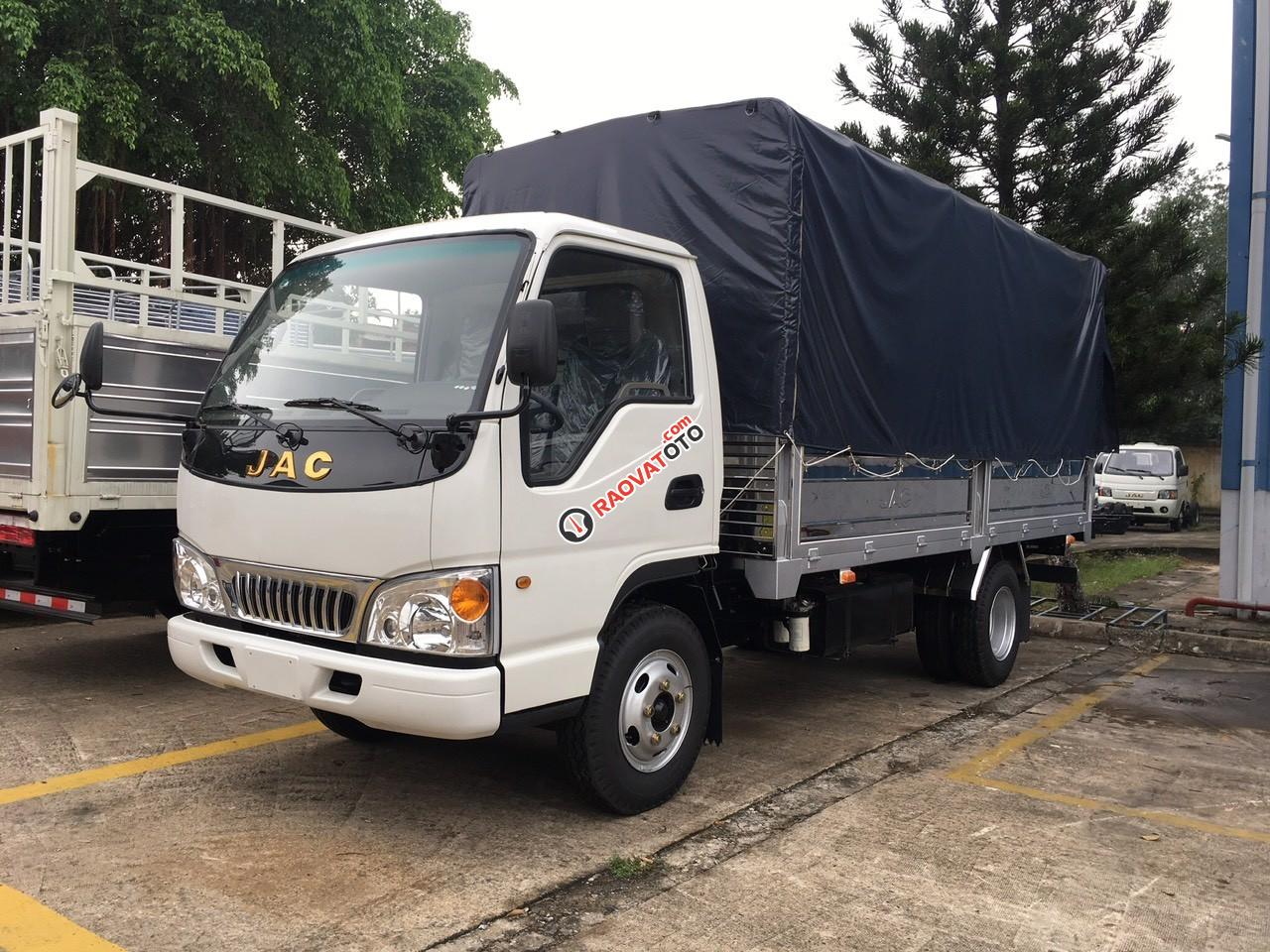 Bán xe tải JAC 2T4 động cơ Isuzu thùng 4m4, nhập 2019-2