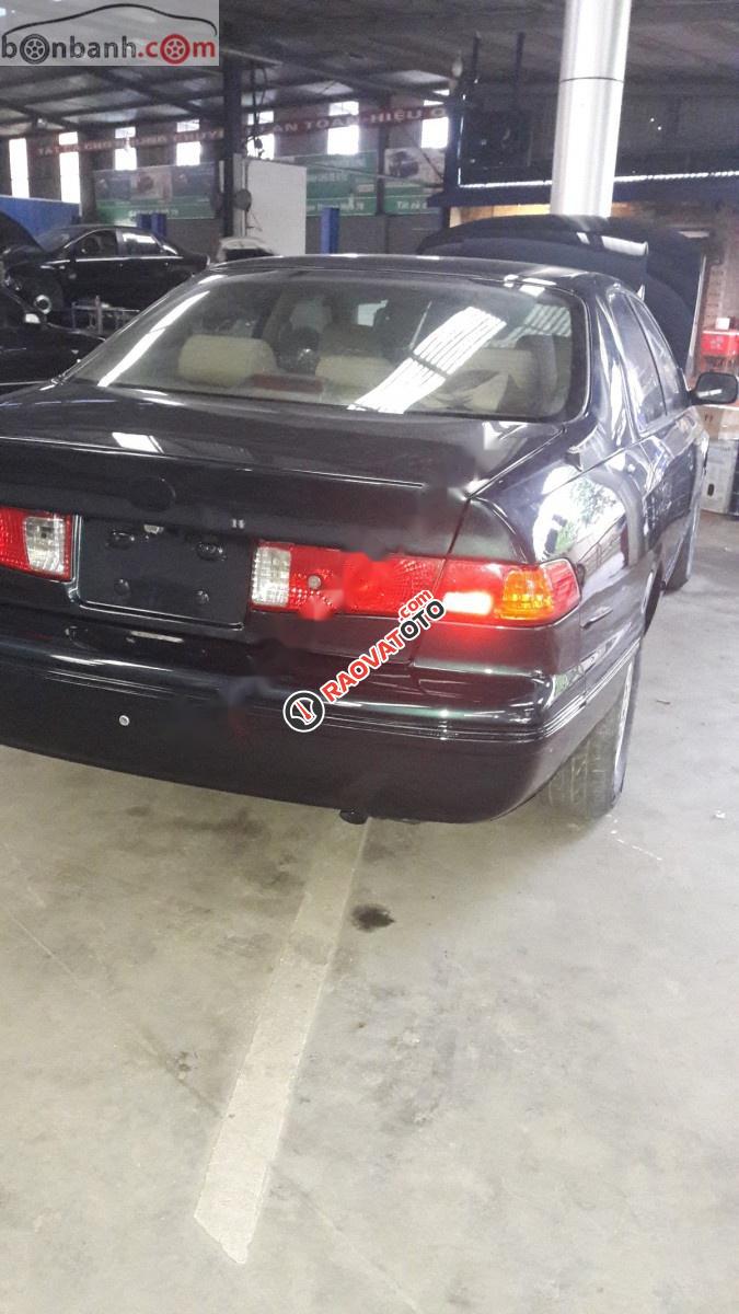 Bán Toyota Camry 3.0 V6 năm sản xuất 2001, màu xanh lam-0