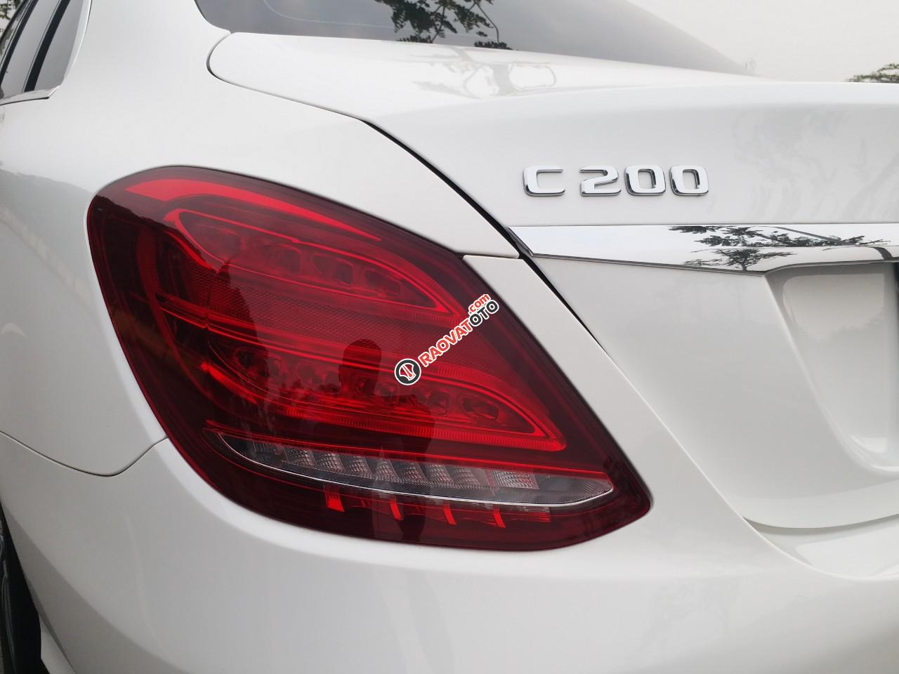 Mercesdes Benz C200 màu trắng/kem, sản xuất 2018, biển Hà Nội-1
