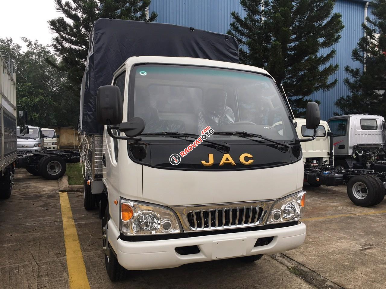 Bán xe tải JAC 2T4 động cơ Isuzu thùng 4m4, nhập 2019-0
