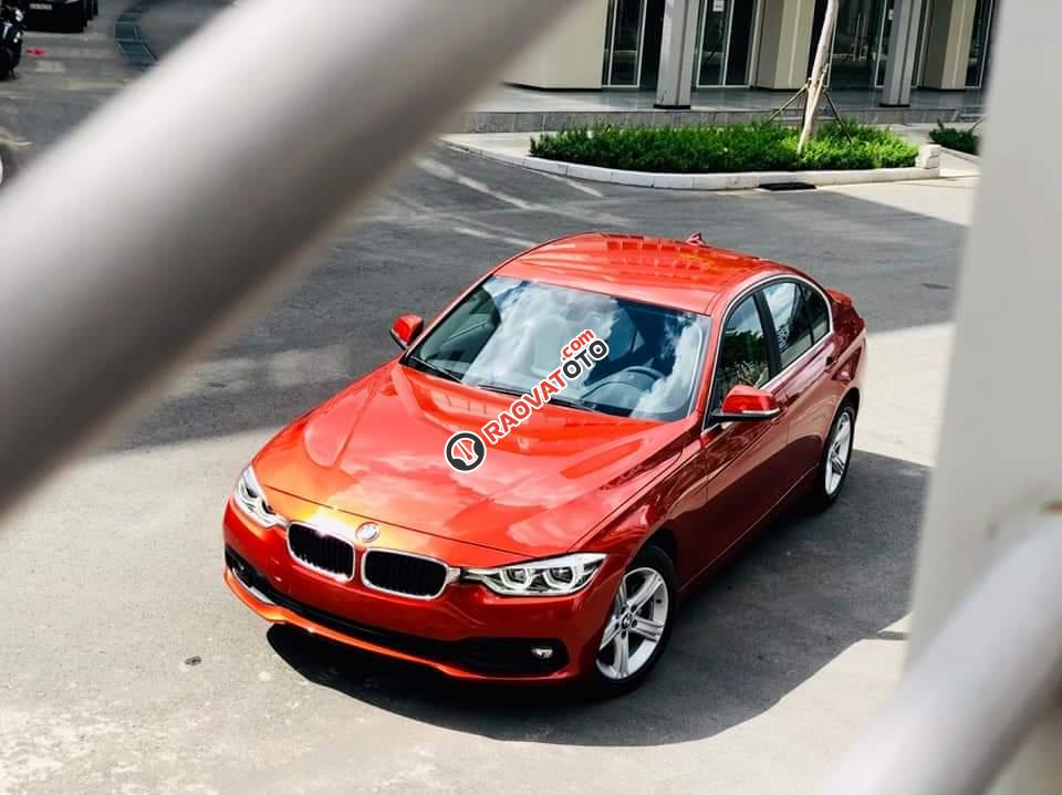 Bán BMW 320i mới hỗ trợ 100% phí trước bạ hỗ trợ vay 85%-1