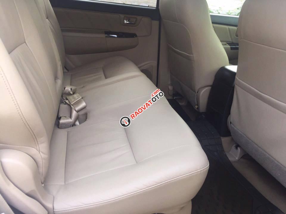 Bán Toyota Fortuner Sportivo 2014 tự động, trắng, xe zin đẹp lộng lẫy-4