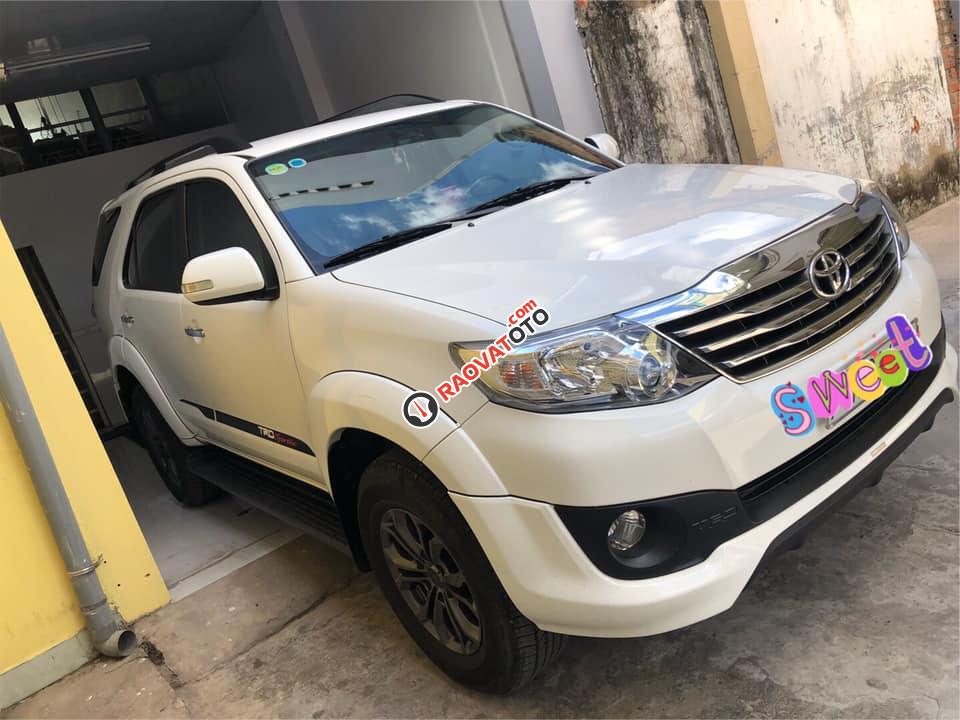 Bán Toyota Fortuner Sportivo 2014 tự động, màu trắng-0