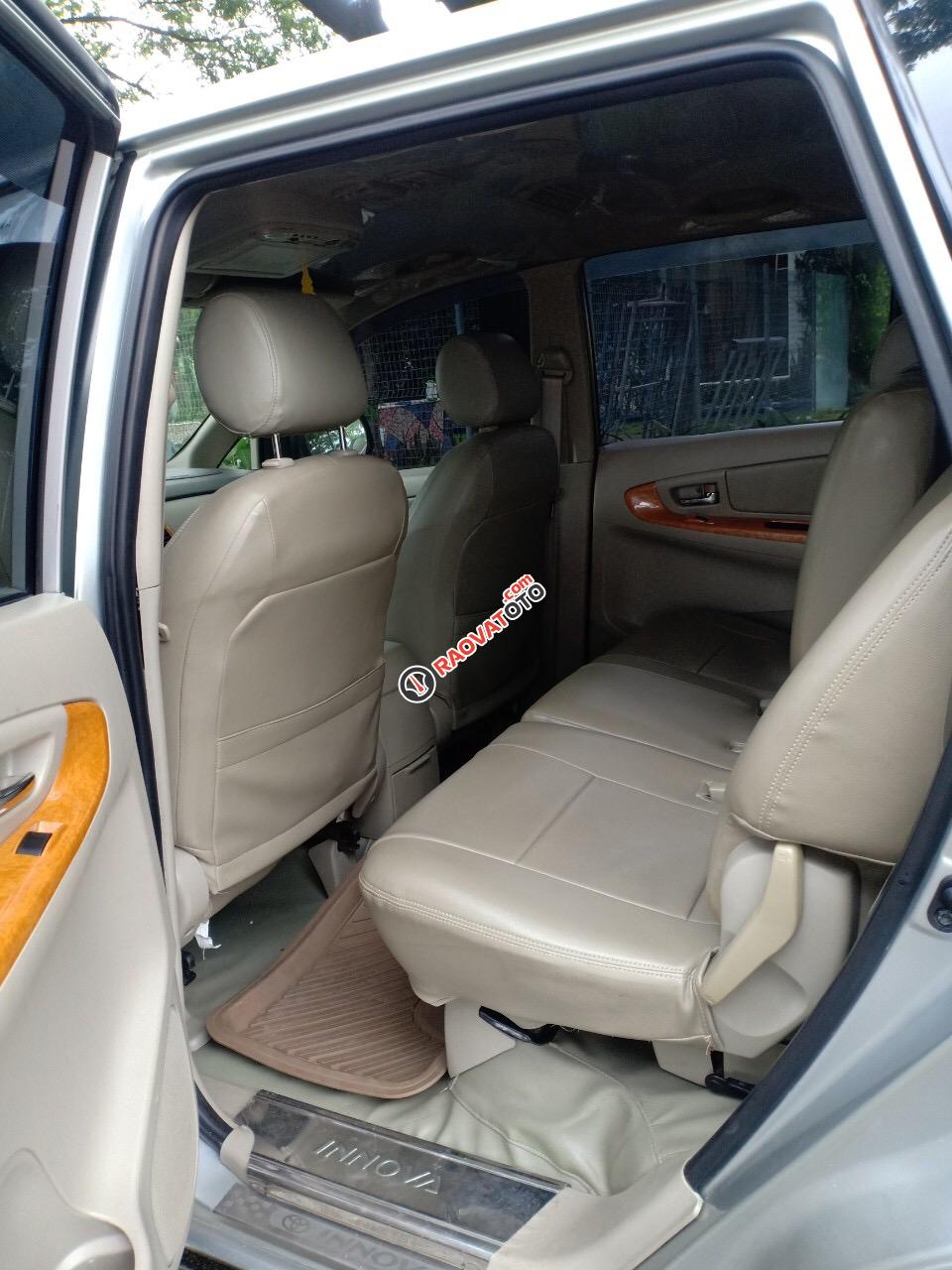 Bán xe Toyota Innova 2.0 2009, bản số tự động, nhà chạy cần bán 380 triệu-7