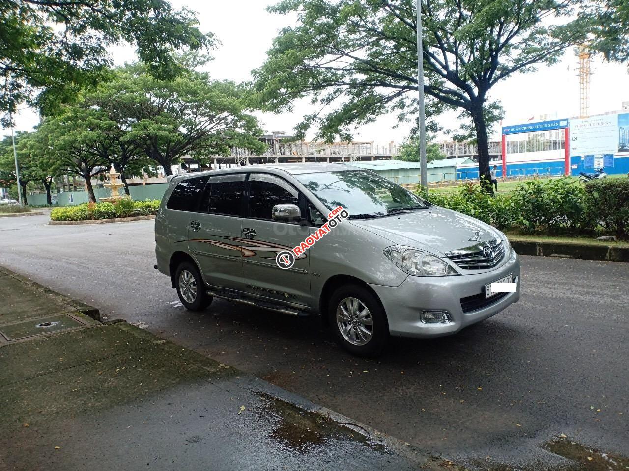 Bán xe Toyota Innova 2.0 2009, bản số tự động, nhà chạy cần bán 380 triệu-2