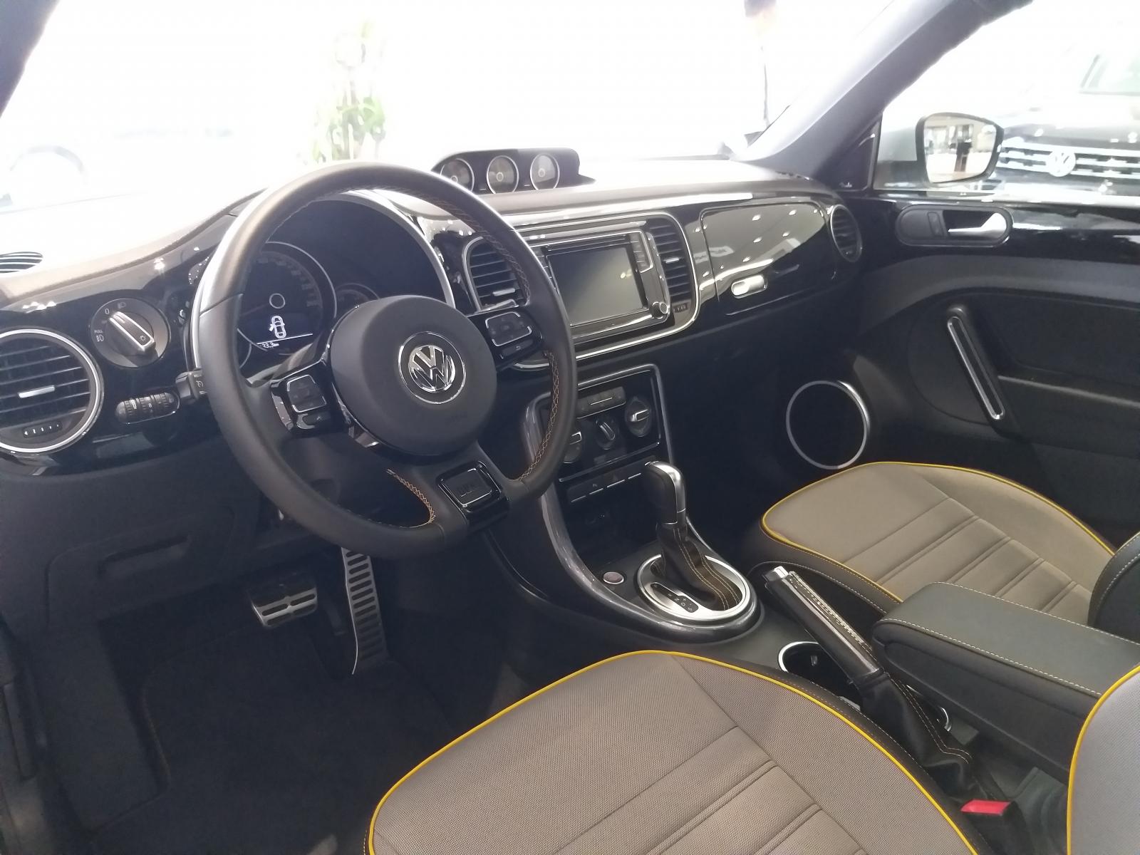 Bán ô tô Volkswagen Beetle Dune 2018, màu bạc, nhập khẩu nguyên chiếc-0