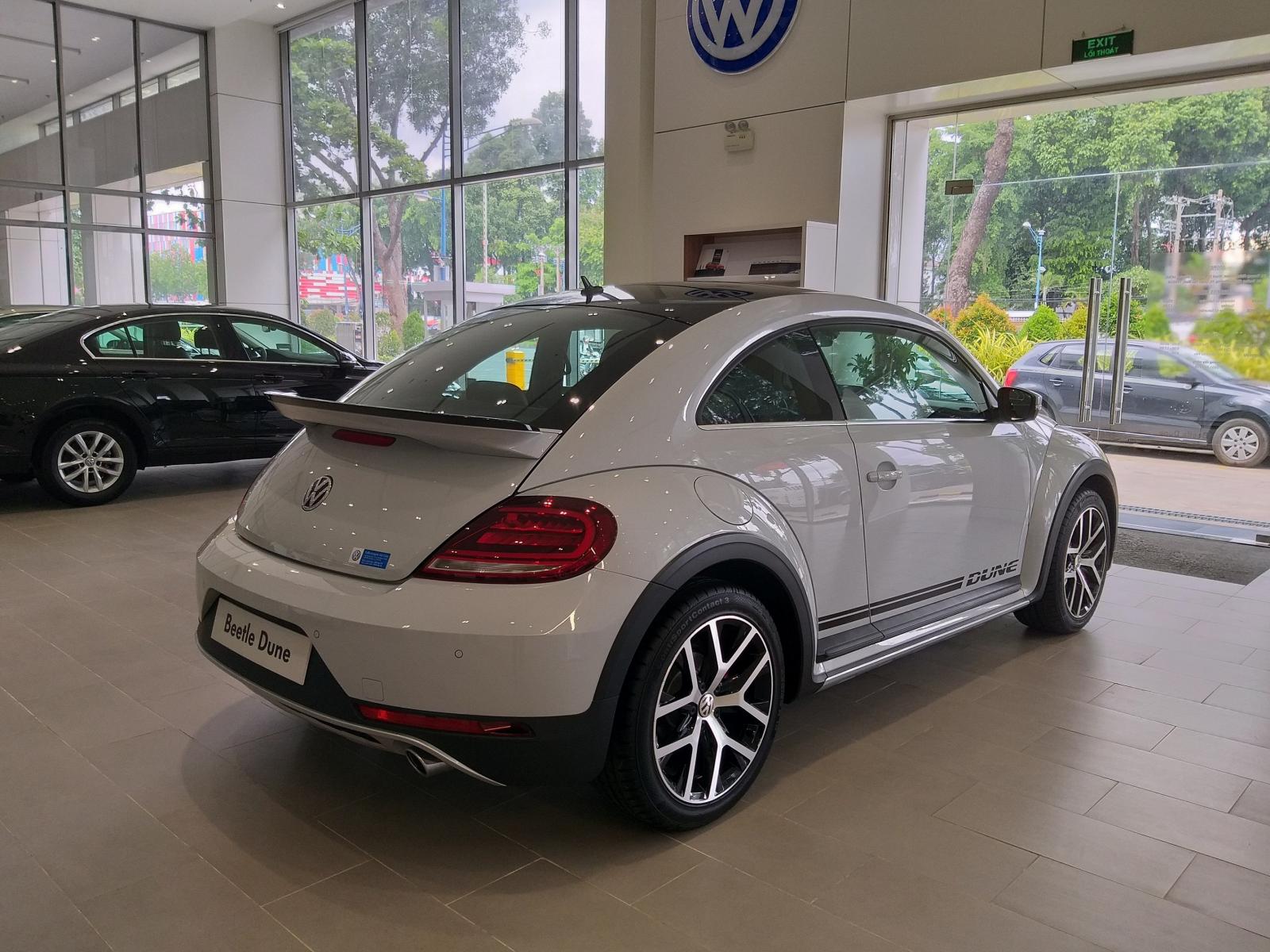 Bán ô tô Volkswagen Beetle Dune 2018, màu bạc, nhập khẩu nguyên chiếc-7