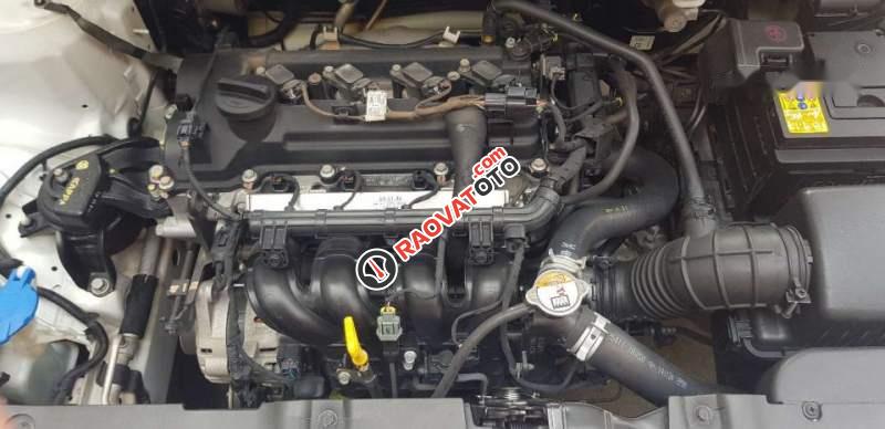 Bán Hyundai Accent sản xuất năm 2015, màu trắng, nhập khẩu-1