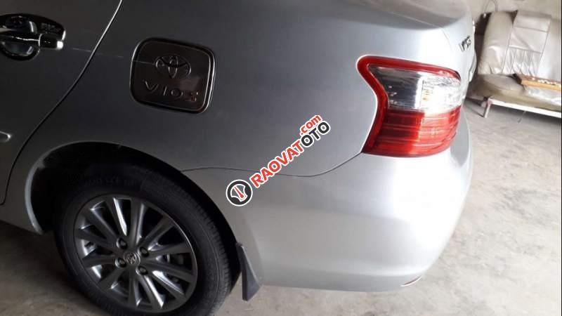 Bán xe Toyota Vios G năm 2013, màu bạc-1