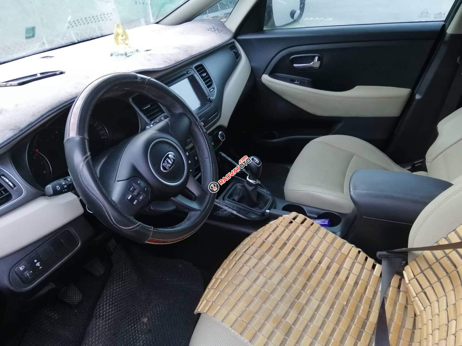 Kia Rondo 2017 MT số sàn, xe 7 chỗ du lịch, giá 430 triệu-4