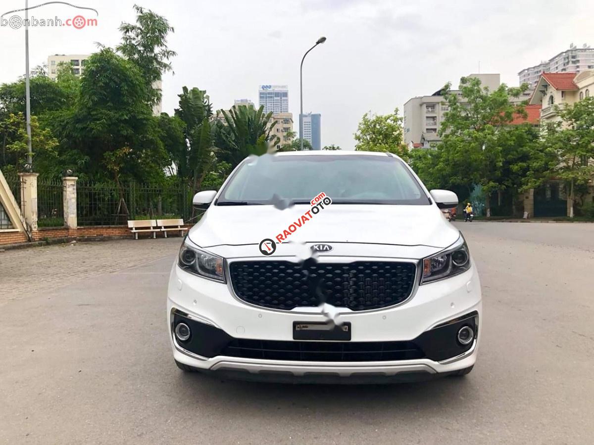 Bán xe Kia Sedona 2.2 CRDi AT năm 2017, màu trắng-4