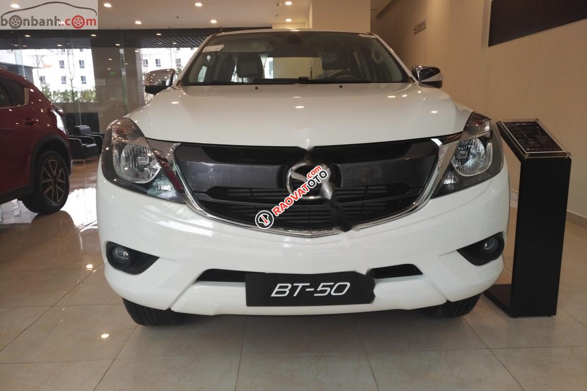 Bán xe Mazda BT 50 2.2 AT năm 2019, màu trắng, nhập khẩu -1