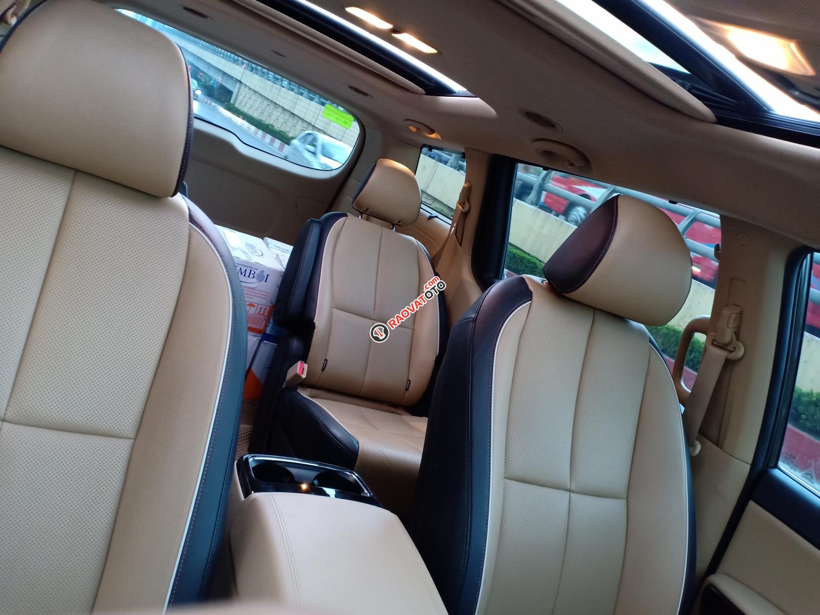 Bán xe Kia Sedona GAT năm sản xuất 2015, màu nâu-8