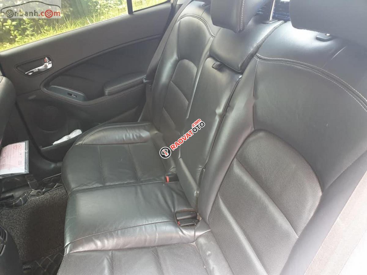 Cần bán xe Kia K3 1.6 AT năm 2013, màu xám-0