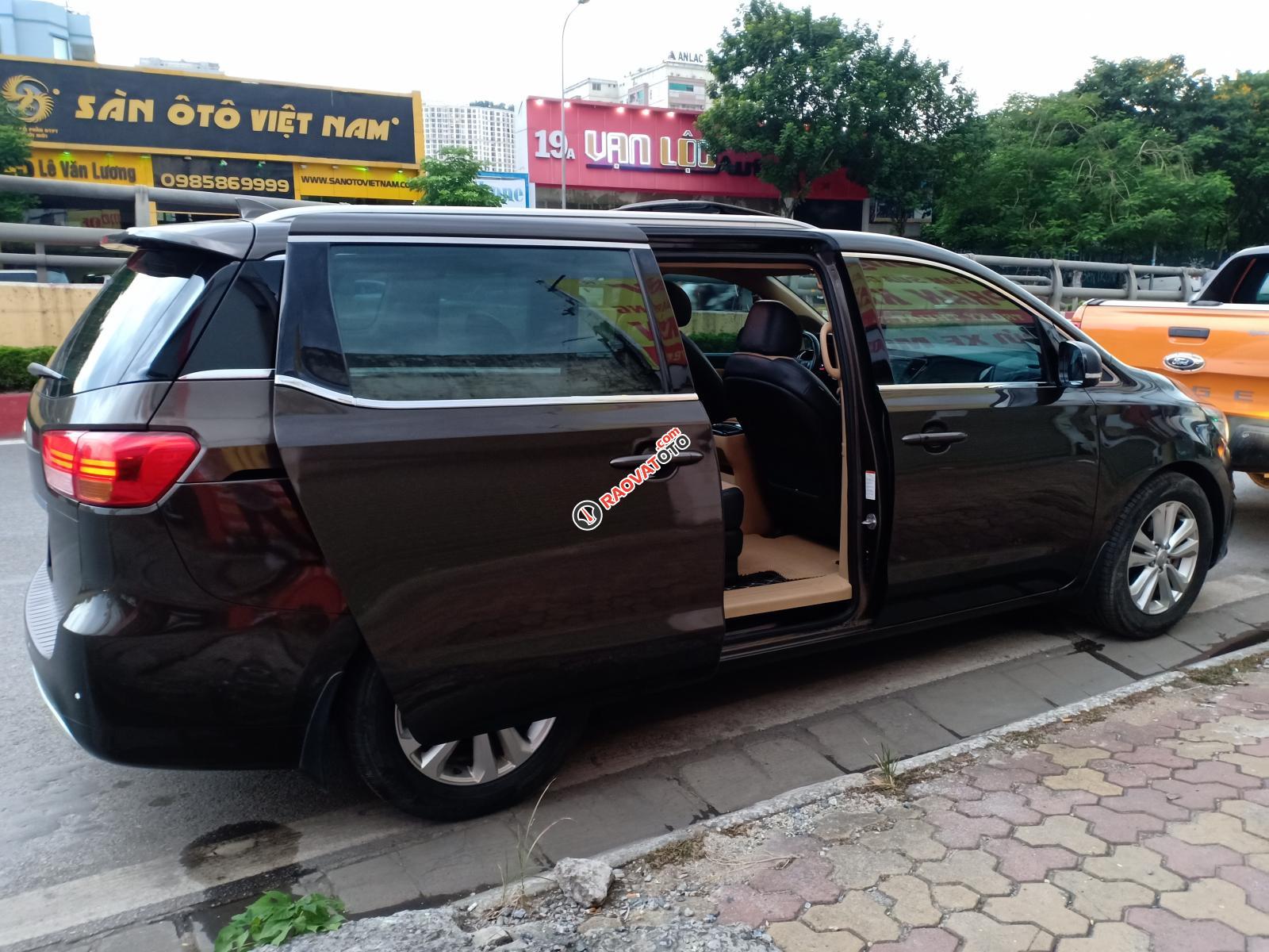 Bán xe Kia Sedona GAT năm sản xuất 2015, màu nâu-5