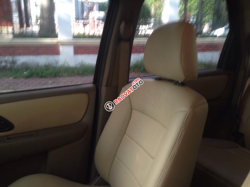 Cần bán Ford Escape XLT năm 2004, màu đen giá 155tr-0