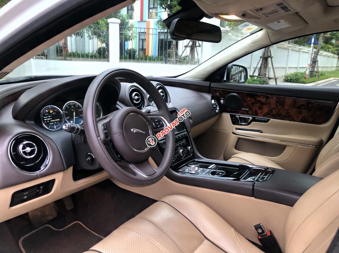 Bán xe Jaguar XJL 3.0 Superchage model 2014. Xe đi cực ít, 27000km, pháp lý chuẩn chỉ-3