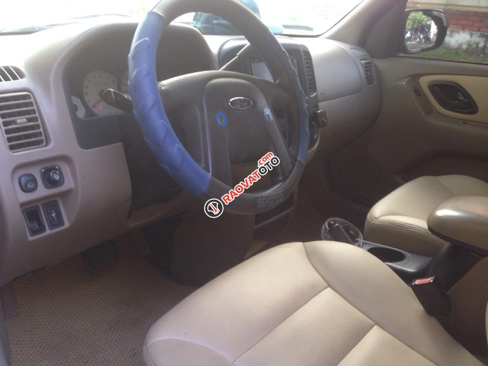 Cần bán Ford Escape XLT năm 2004, màu đen giá 155tr-3