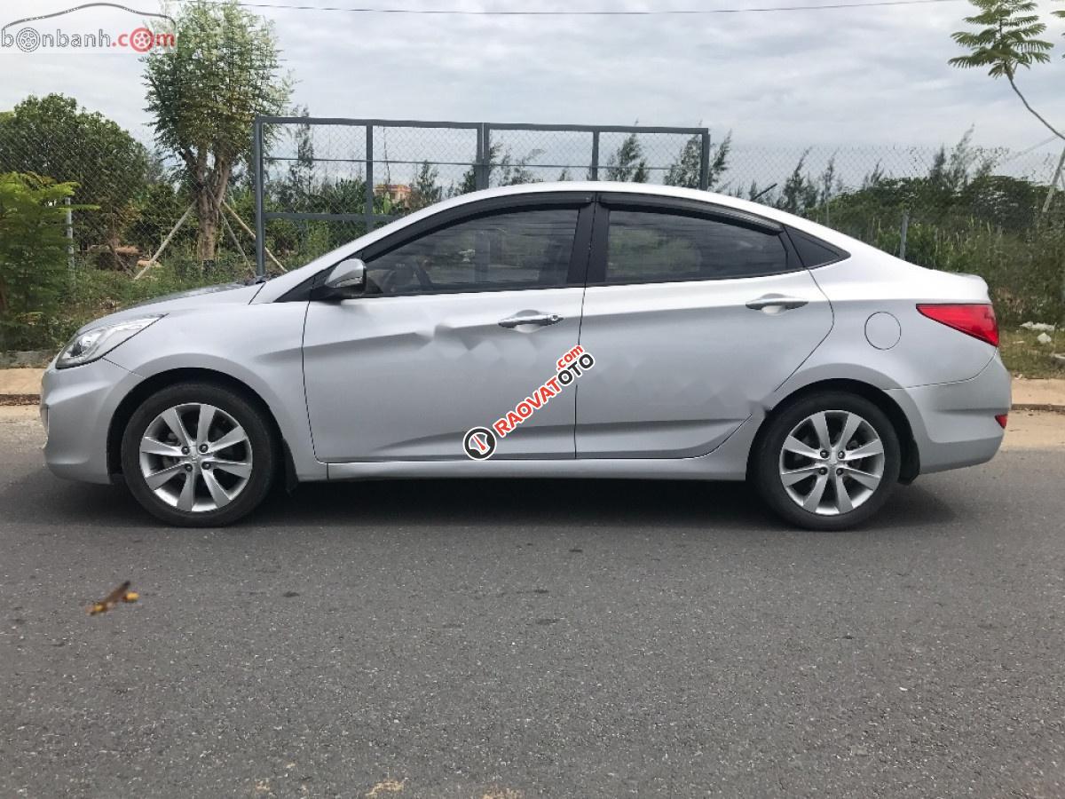 Bán Hyundai Accent Blu đời 2014, màu bạc, nhập khẩu nguyên chiếc số sàn-4