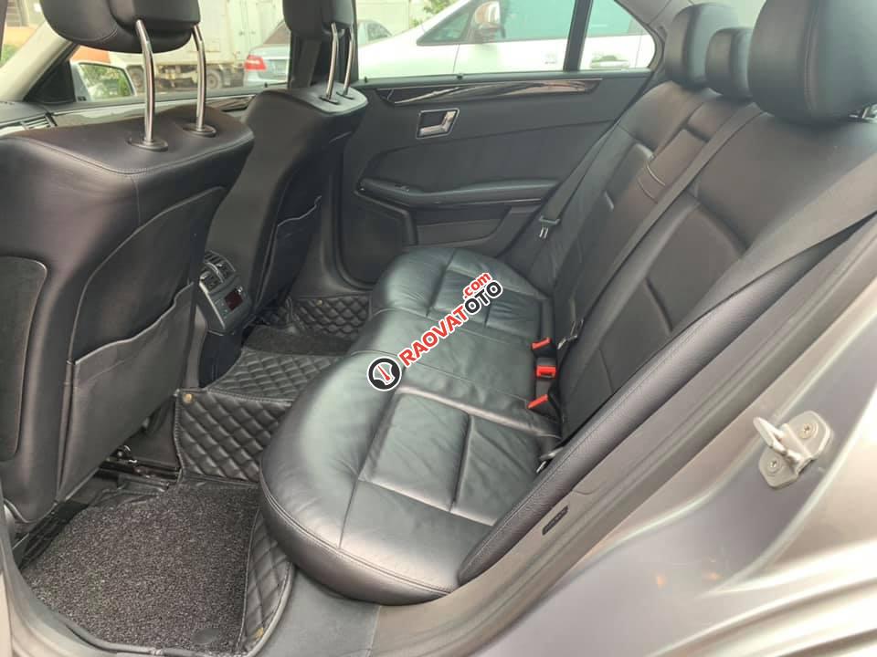 Cần bán xe Mercedes E250 đời 2010 màu xám chính chủ xài kĩ-4