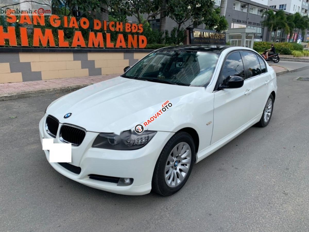 Cần bán lại xe BMW 3 Series 320i sản xuất năm 2009, màu trắng, đăng ký 2010, biển số thành phố-9