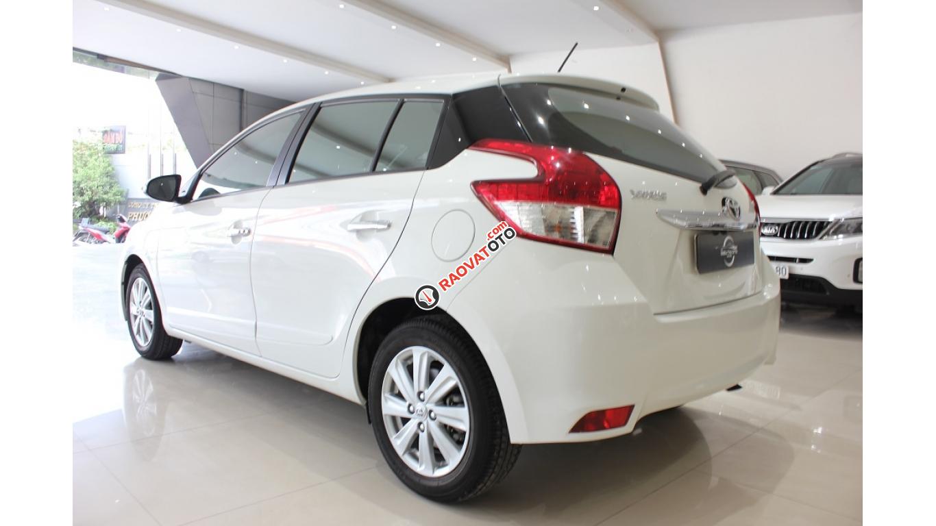 HCM: Toyota Yaris 1.3 AT 2015 - Xe màu trắng, trả trước chỉ từ 156 triệu-4