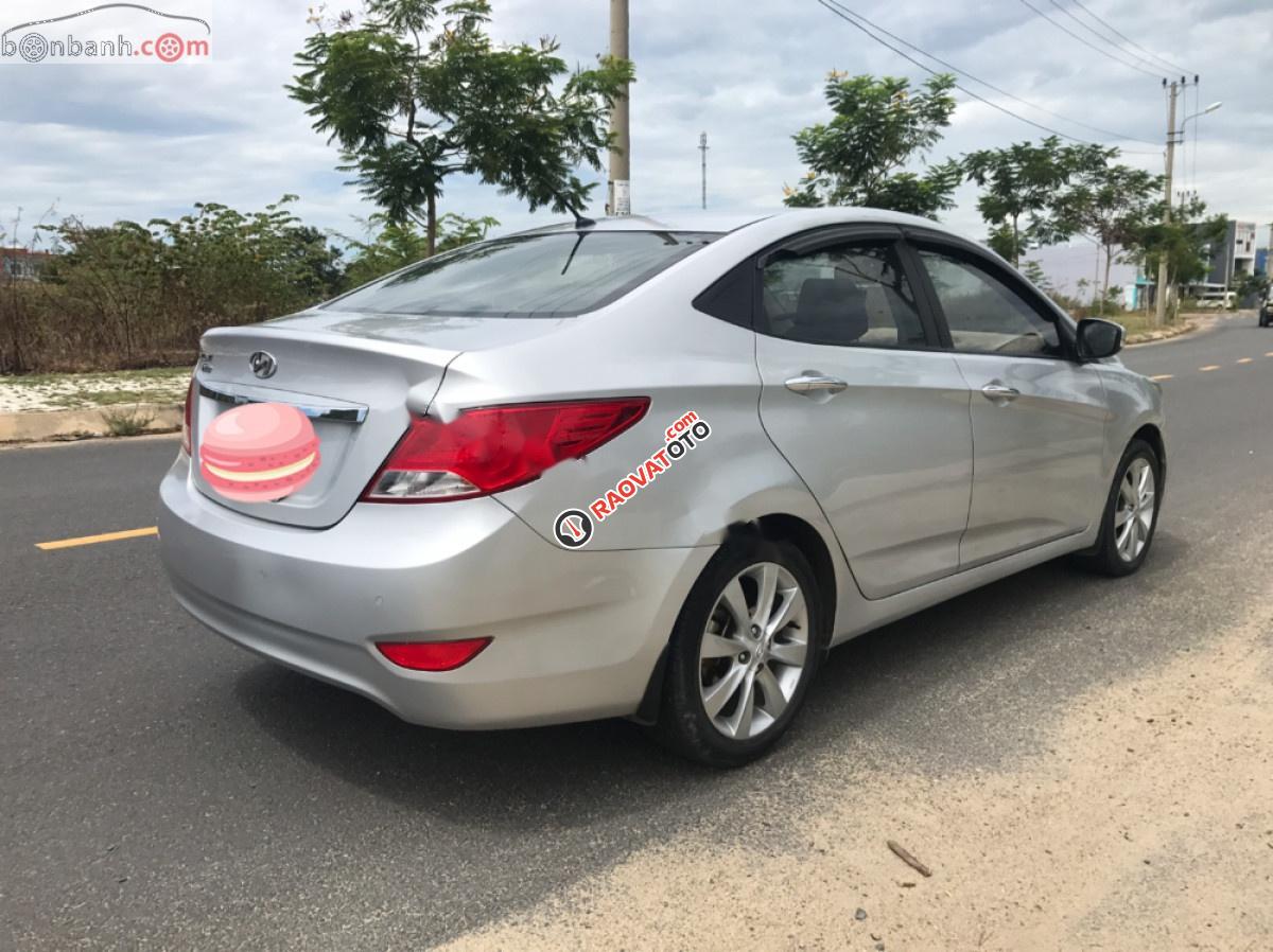 Bán Hyundai Accent Blu đời 2014, màu bạc, nhập khẩu nguyên chiếc số sàn-6