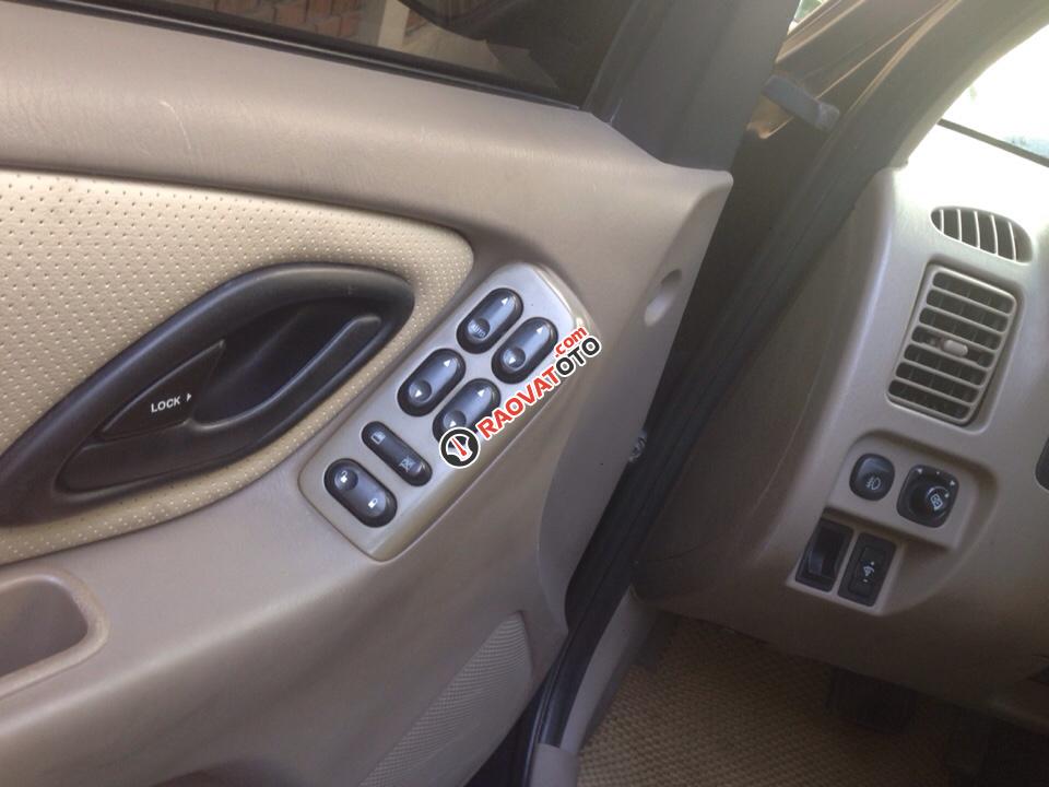 Cần bán Ford Escape XLT năm 2004, màu đen giá 155tr-1