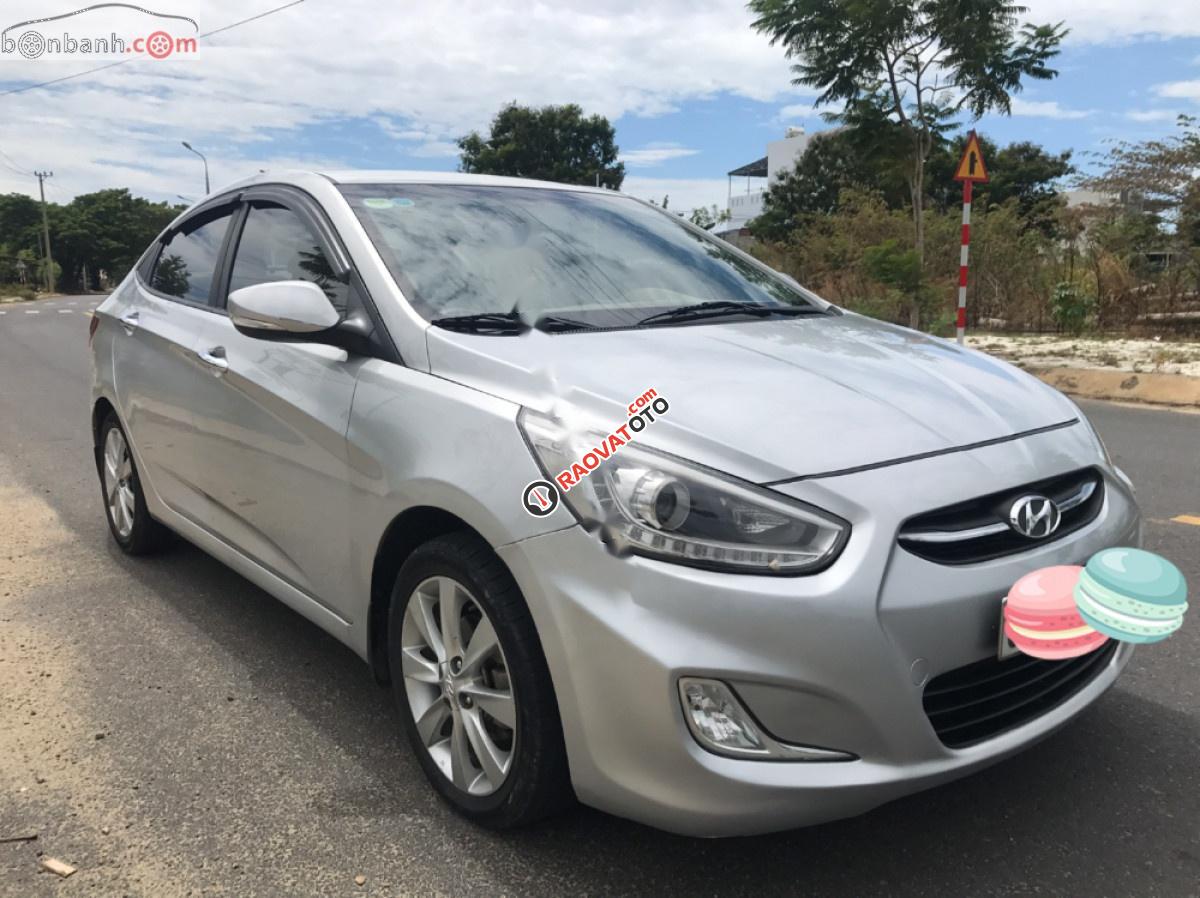 Bán Hyundai Accent Blu đời 2014, màu bạc, nhập khẩu nguyên chiếc số sàn-8